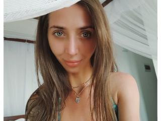 AliChill - online chat hot with a Girl with small tits 