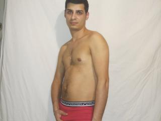 Yanishot - Chat xXx avec ce Gay avec un corps bien charpenté sur le site Xlovecam 