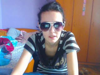 EyesShotForU - online chat exciting with this shaved pubis Hot lady 
