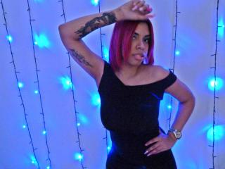 AngelinaDark - Web cam hot with a athletic build 18+ teen woman 