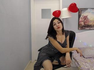 AmmeliaLee - Show live exciting with a slim Girl 