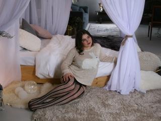 VeraHott - online chat x with a Girl with immense hooters 
