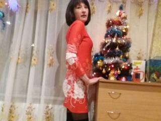 TrueAmber - Show sexy avec cette Chaude jeune jeune camgirl au corps musclé sur XloveCam 