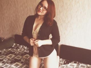 EmilySlyFox - Show live xXx with a being from Europe Young and sexy lady 