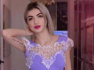 SofieClare - Chat live hot with this medium rack Hot chicks 