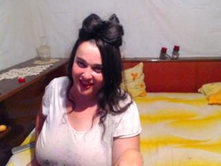 LaraBriliant - Chat live sexy with a flocculent sexual organ Sexy mother 