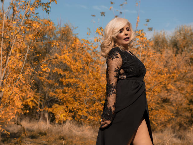 SweetHotBlondeB - Live porn &amp; sex cam - 5247187