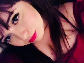ModelLACY - Cam exciting with this shaved pussy Young lady 