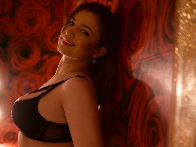 RoseKate - Chat cam porno avec une Sensationnelle jeune bombe sexy européenne sur le service X Love Cam 