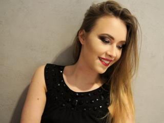 FeelSasha - Chat live exciting with this sandy hair Hot chicks 