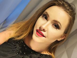 FeelSasha - Cam exciting with this blond Hot babe 