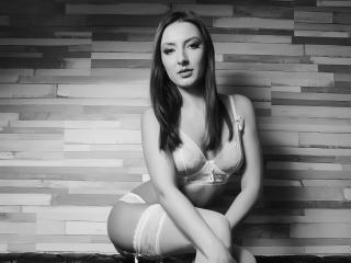 Rosanne - Live chat intime avec cette Splendide demoiselle hot blanche  