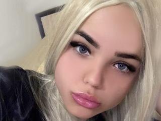 VictoriaGirl - Cam xXx with this average body Young lady 