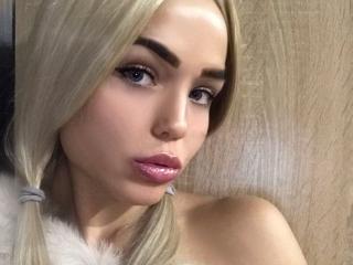 VictoriaGirl - Chat live sexe avec une Sublime canon bien roulée blonde cendré sur la plateforme XloveCam 