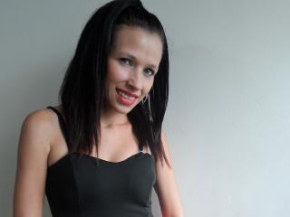 GreenEyeess - Webcam live exciting with this latin Young and sexy lady 