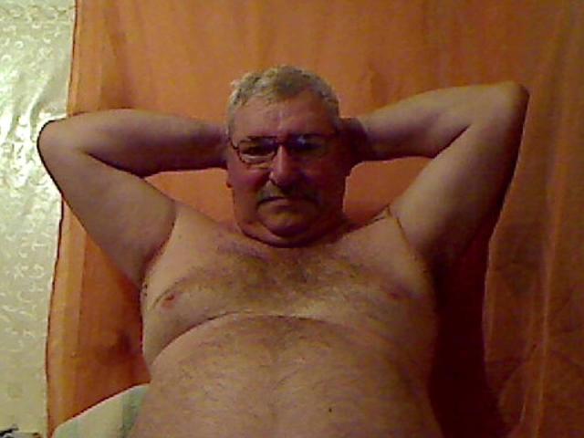 Papirus69 - Chat live hard with this Gays with toned body 