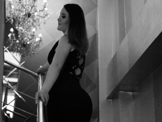 ReyaMagnifique - Live porn &amp; sex cam - 5324673