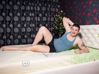 DamonPoe - Cam nude with this unshaven genital area Homosexuals 