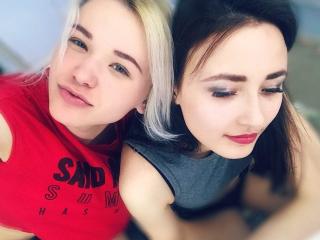 MiaXAlice - Chat live hot with a shaved pubis Lesbo 