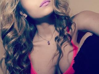 IsabellaBella - Live cam exciting with a latin Hot babe 