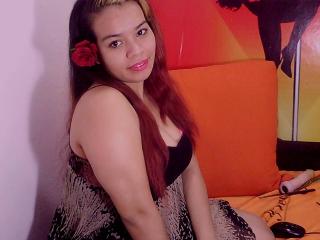 Vallentina - Live chat hot with a average body Sexy girl 