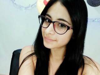 MissBellaHot - chat online x with this latin american College hotties 