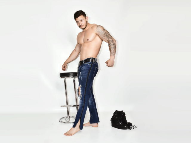 TravisHolden - Live porn &amp; sex cam - 5367856