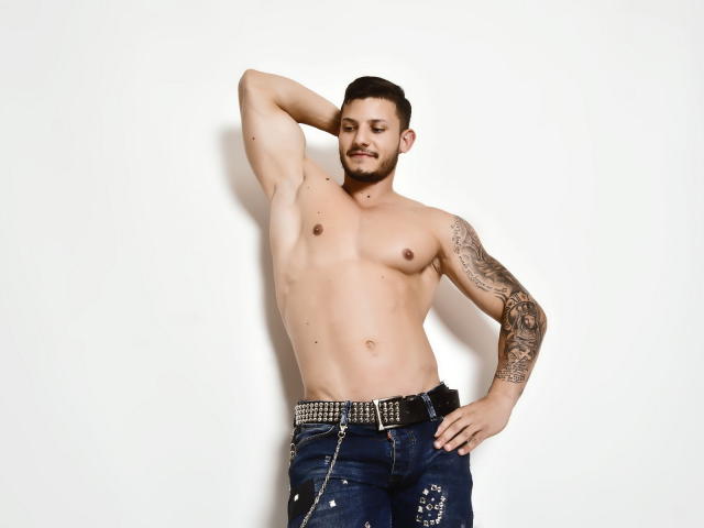 TravisHolden - Sexe cam en vivo - 5367876