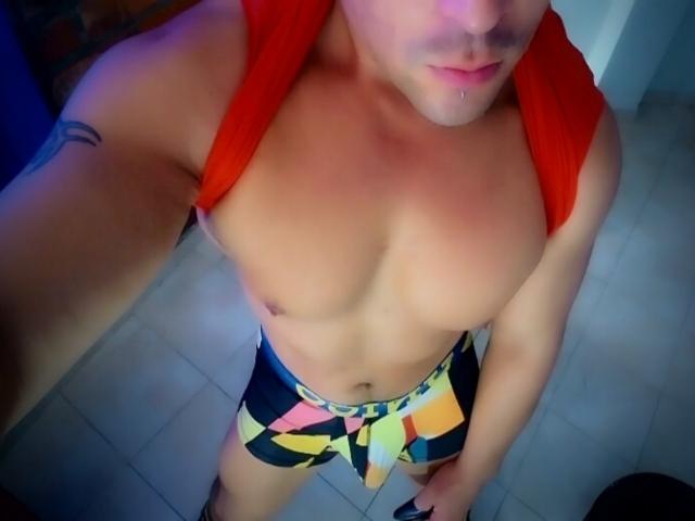 MatthewCole - Chat live hard avec un Gay à la chevelure châtain  