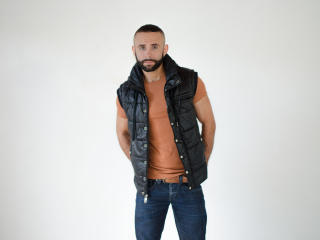 Hevan - Chat porno avec un Homme au sexe entièrement velu sur le service Xlovecam 