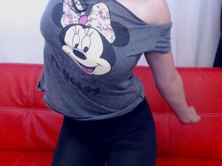 MariaElisa - Cam sexy avec une Divine femme au physique esthétique sur le service X Love Cam 