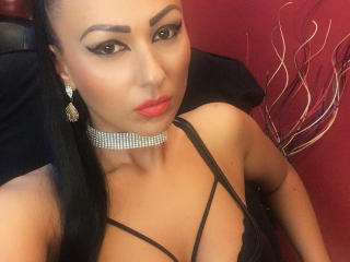 GyaDomme - online chat sex with a black hair Mistress 