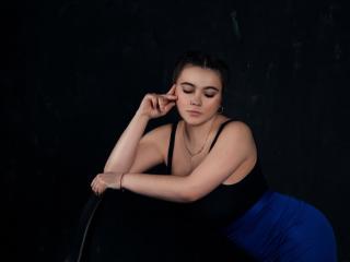 VeraHott - Chat hard with a shaved sexual organ Hot babe 