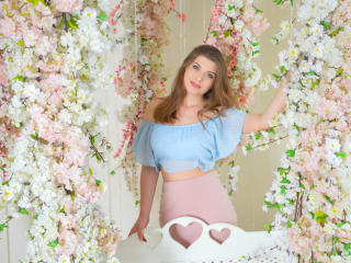 VeronicaBelle - Live cam intime avec une étonnante beauté ayant des seins de rêve sur le site XloveCam 