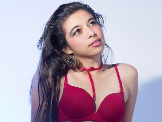 KatyKhalifa - Cam xXx avec cette éblouissante jeune jeune model très sexy à la poitrine idéale sur le site Xlove 