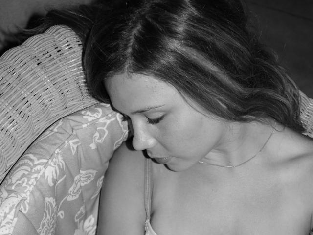 EveMuse - Spectacle sexe avec cette Séduisante jeune femme bien roulée ayant des seins de rêve sur la plateforme Xlovecam.com 