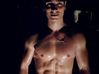 ChristianAndrew - chat online hot with a Homosexuals with an athletic body 