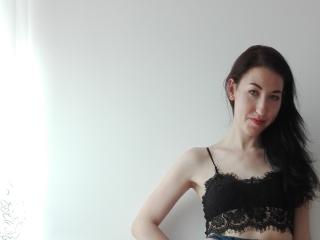 DelicateJackie - Web cam x with a 18+ teen woman with standard titties 