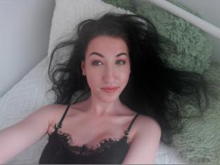 DelicateJackie - Webcam hard with this chestnut hair Young lady 