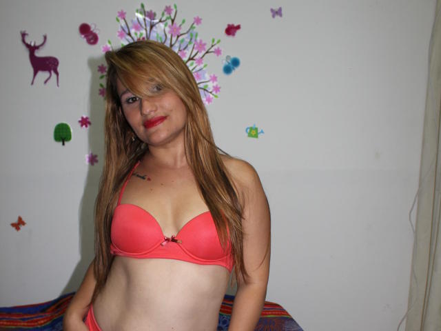 MellanySexy - Webcam xXx with this latin 18+ teen woman 