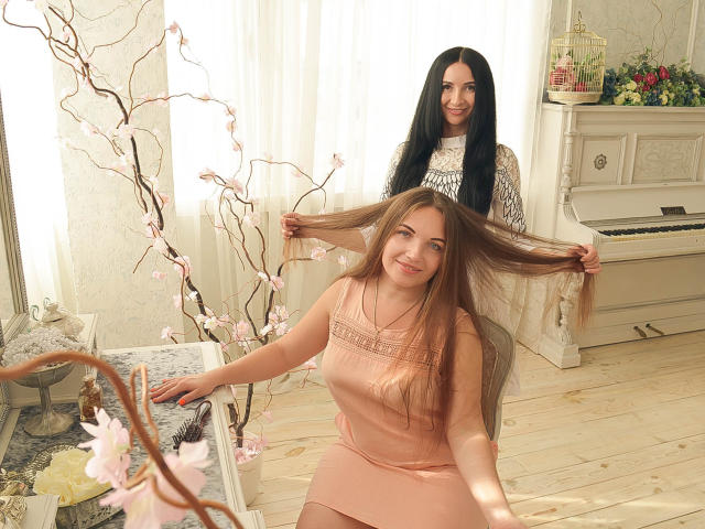 NikaXRysa - Chat cam hard with this White Lesbian 