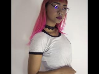 SexxyQueen69 - Webcam live x with this Hot babe with regular melons 