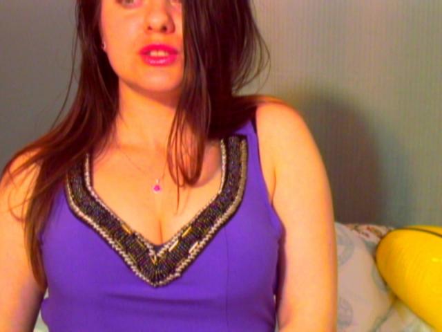 Kellsie - Live intime avec une Sacrée bombe bien roulée occidentale sur X Love Cam 