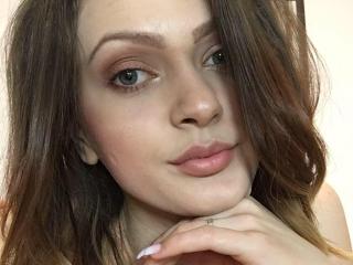 BlossomPussy - Chat x with a average hooter Young and sexy lady 