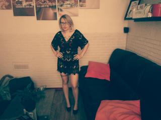 FrancaiseAmandaSexy - Webcam porn avec une canon très sexy européenne  