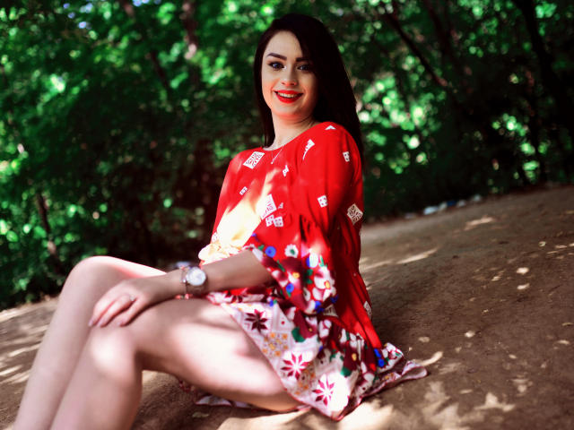 JudieHeaven - Live nude with a huge knockers 18+ teen woman 