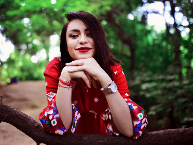 JudieHeaven - chat online hot with this charcoal hair 18+ teen woman 