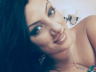 MariaElisa - Live chat x avec une Belle jeune beauté hot d’Amérique latine  