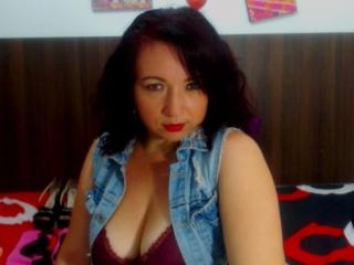 NastyEvaMilf - Show live porn avec une Femmes à la chevelure rouge intense sur XloveCam 