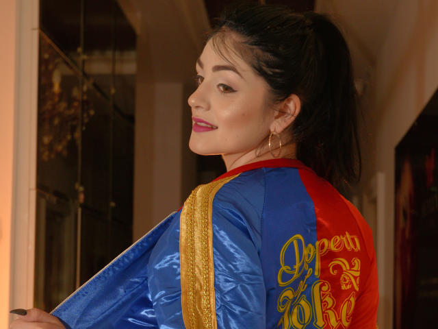 MiaAphrodite - Chat sex with a muscular body Hot babe 